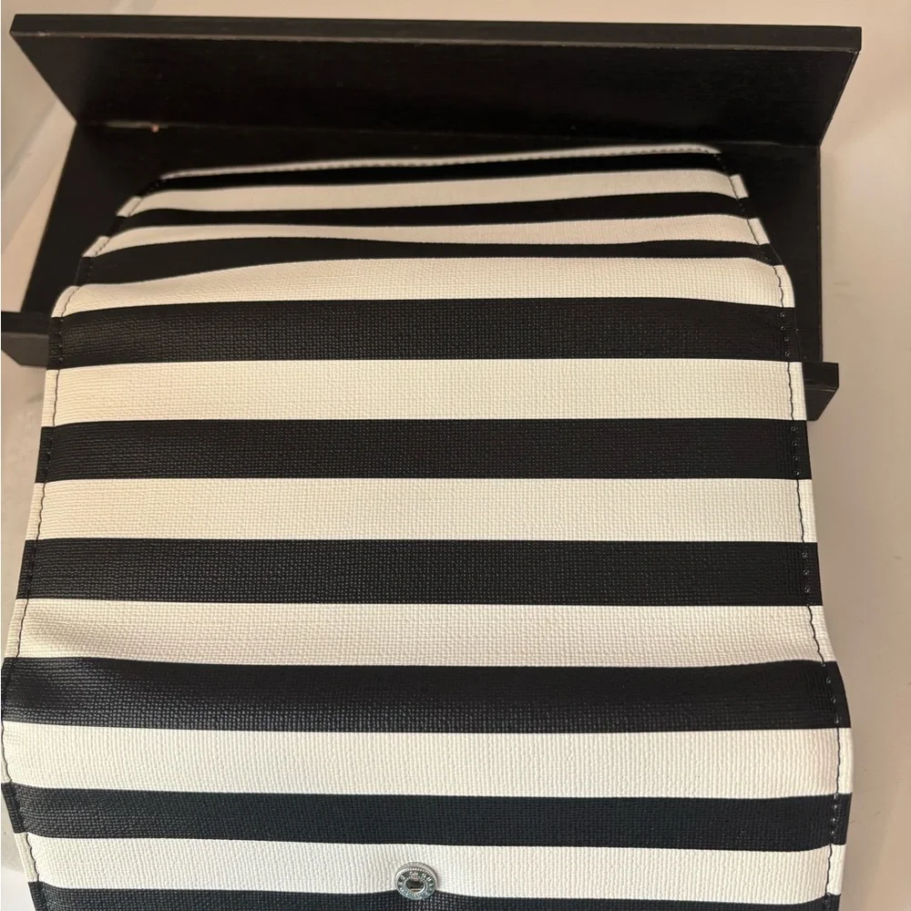 Kut from the Kloth Black & White Leather Wallet NWT - Picture 4 of 7